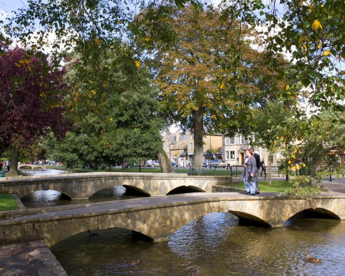 Corinium Lodge - Town Centre Apartment Cirencester Buitenkant foto