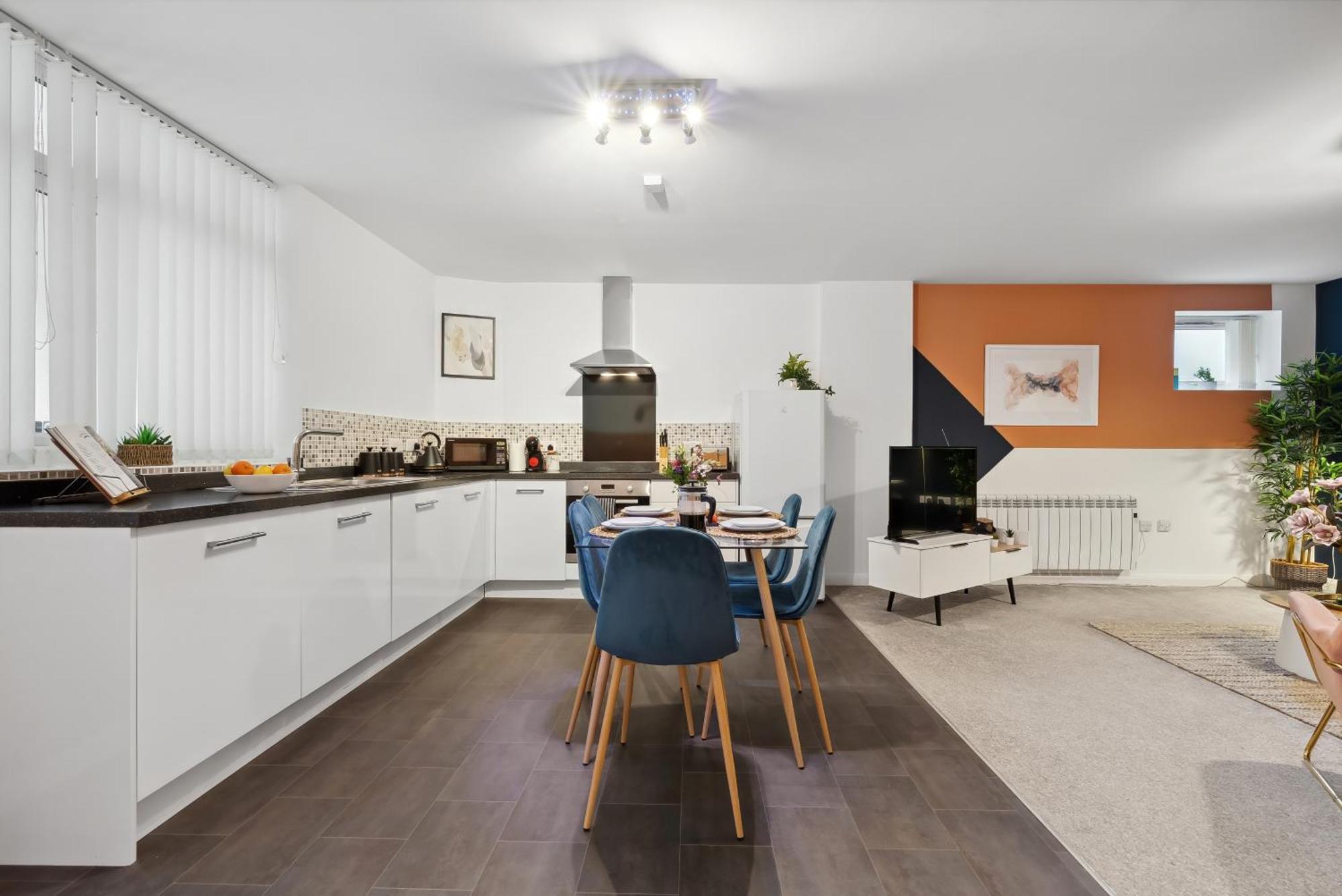 Corinium Lodge - Town Centre Apartment Cirencester Buitenkant foto
