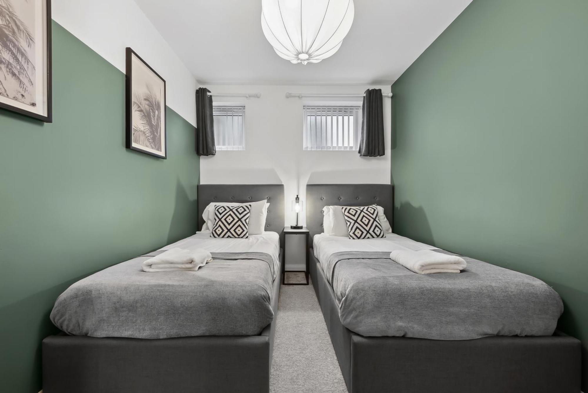 Corinium Lodge - Town Centre Apartment Cirencester Buitenkant foto