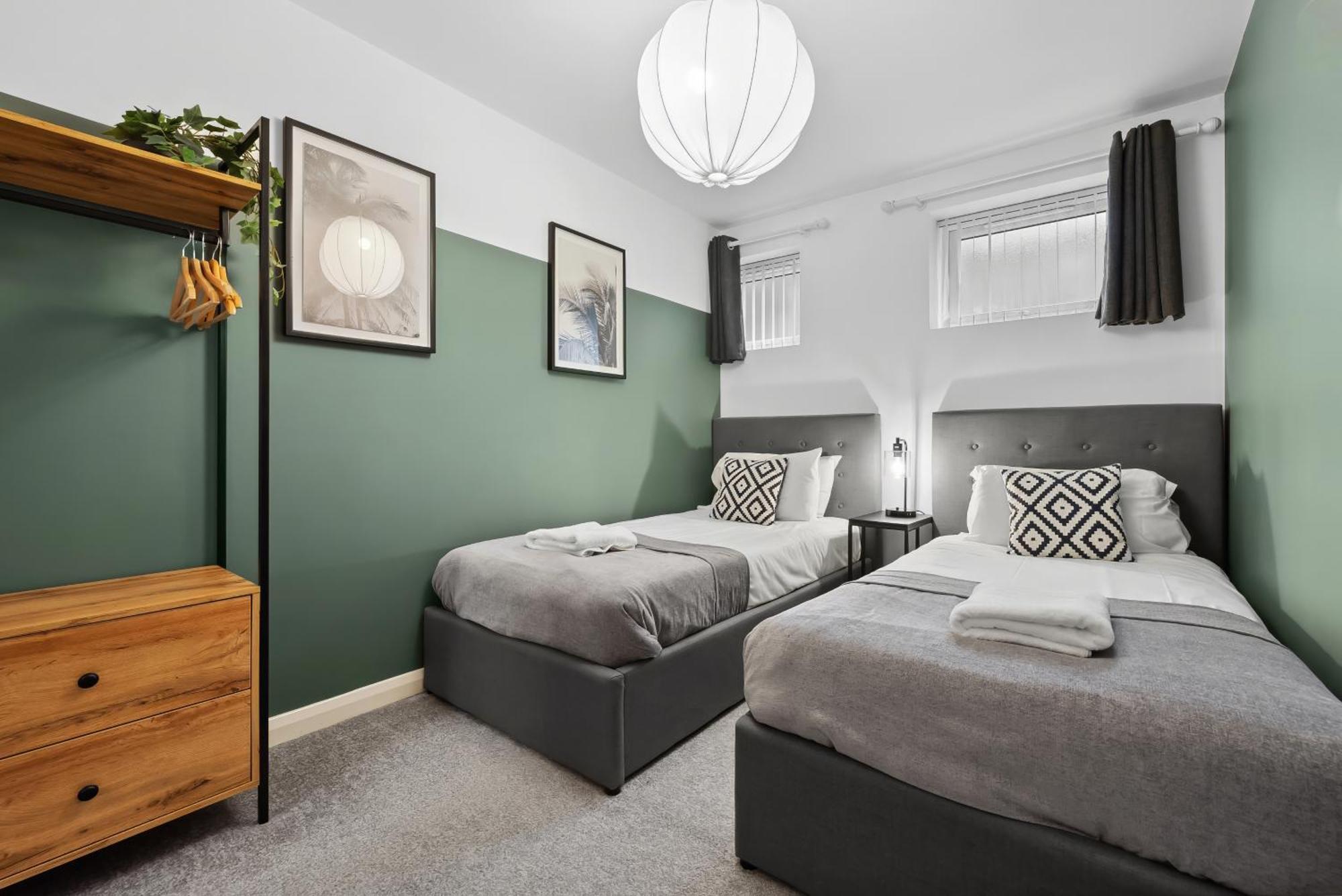 Corinium Lodge - Town Centre Apartment Cirencester Buitenkant foto